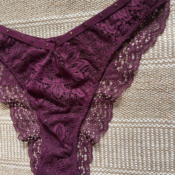 Victoria’s Secret Bra and Panty Set - Picture 5 of 7